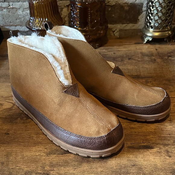 Men's Shearling Boot Slippers - Picture 1 of 6
